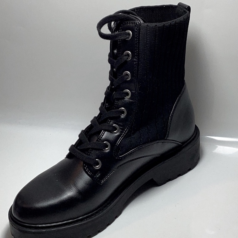 Calvin Klein Women’s Samica Lace Up Quilted Lug Combat Bootie Size 8M - Picture 2 of 6